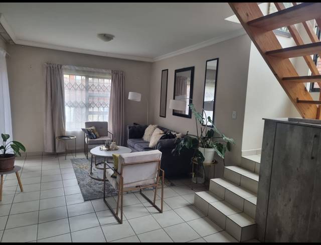 3 BEDROOM TOWNHOUSE FOR SALE IN WATERVAL EAST